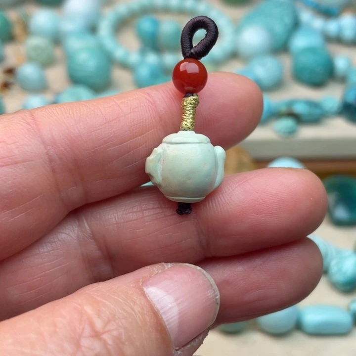 绿松石未镶嵌颈饰