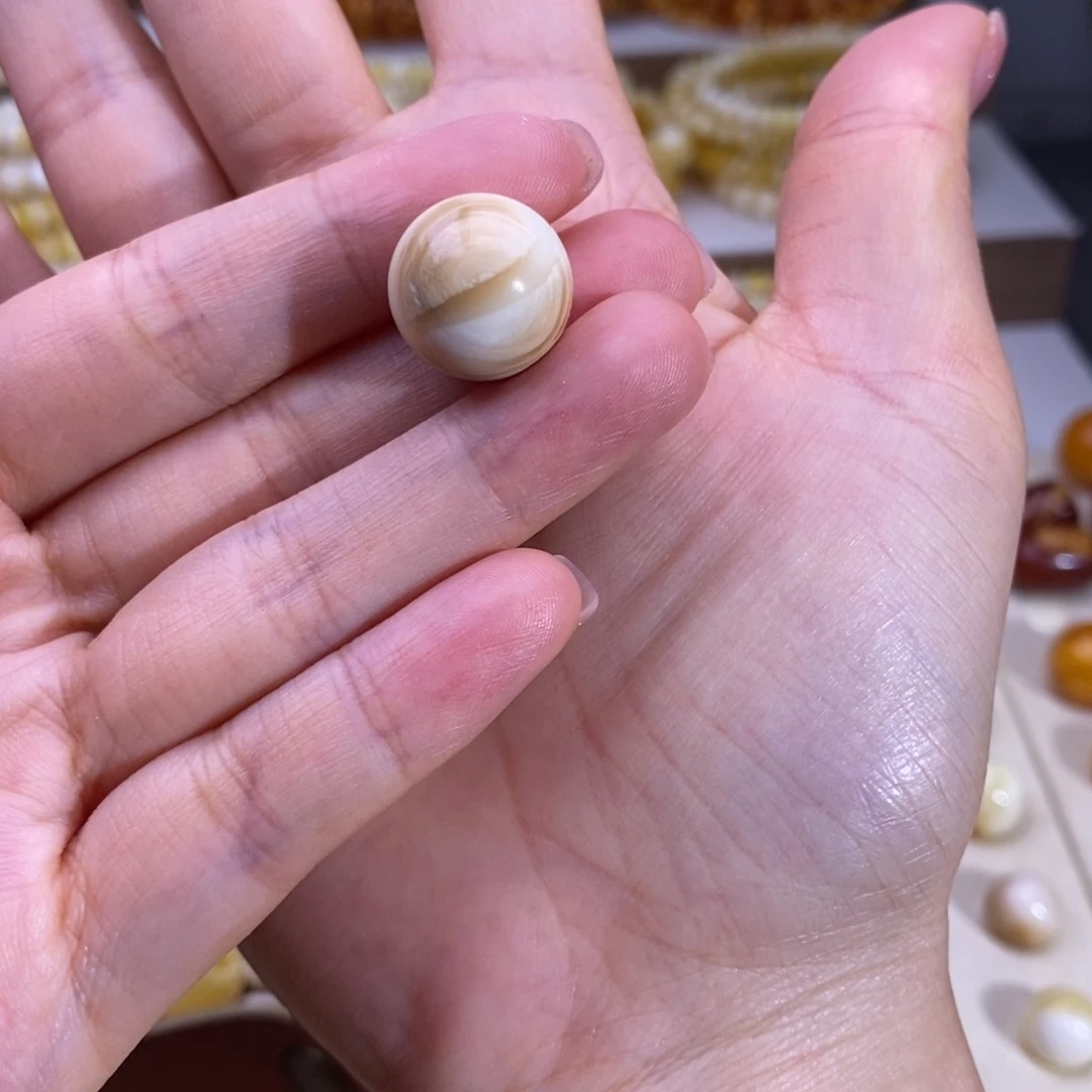 裸石琥珀未镶嵌飚14+圆珠