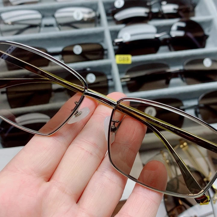 凌***拙分体款天然水晶眼镜