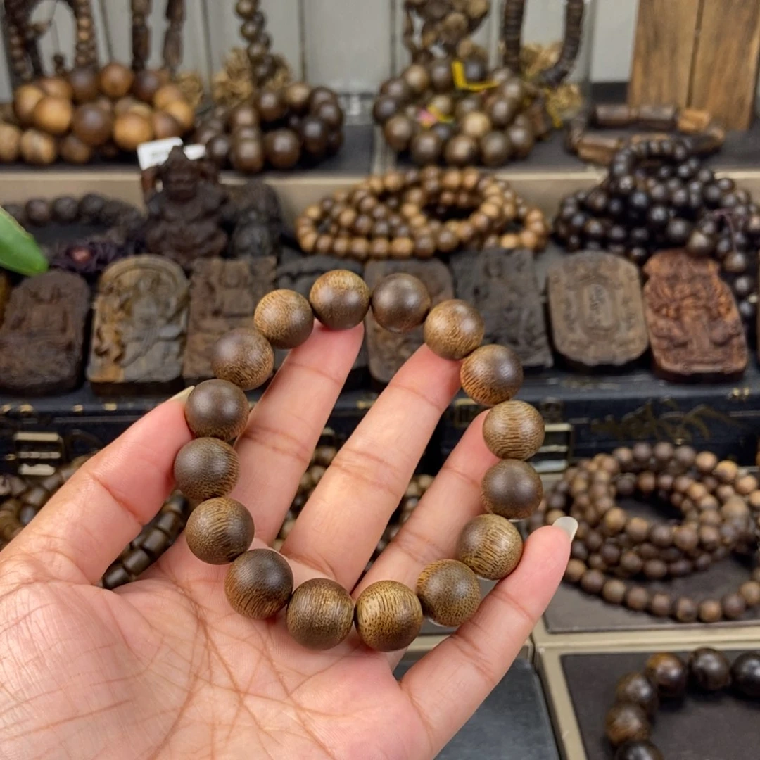 手串沉香清**?越南芽庄白