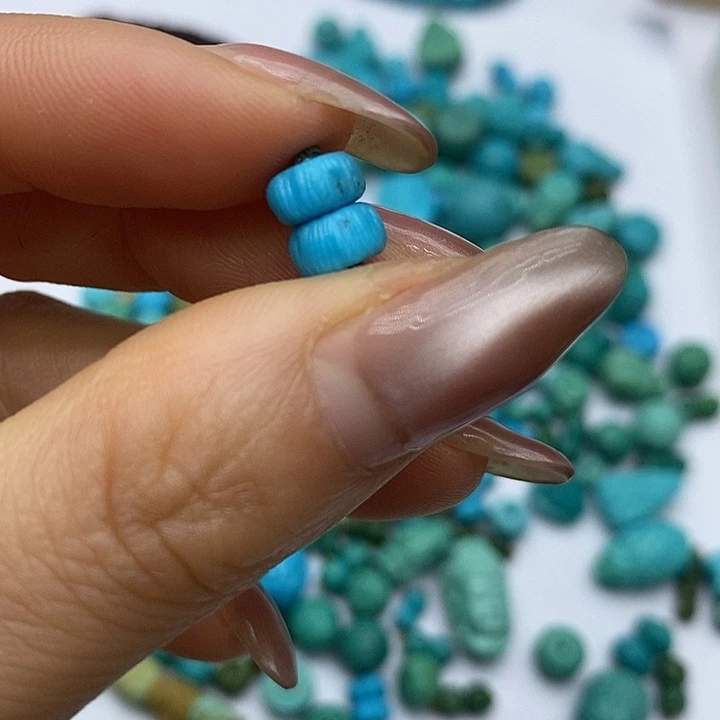 绿松石未镶嵌珠宝奇石