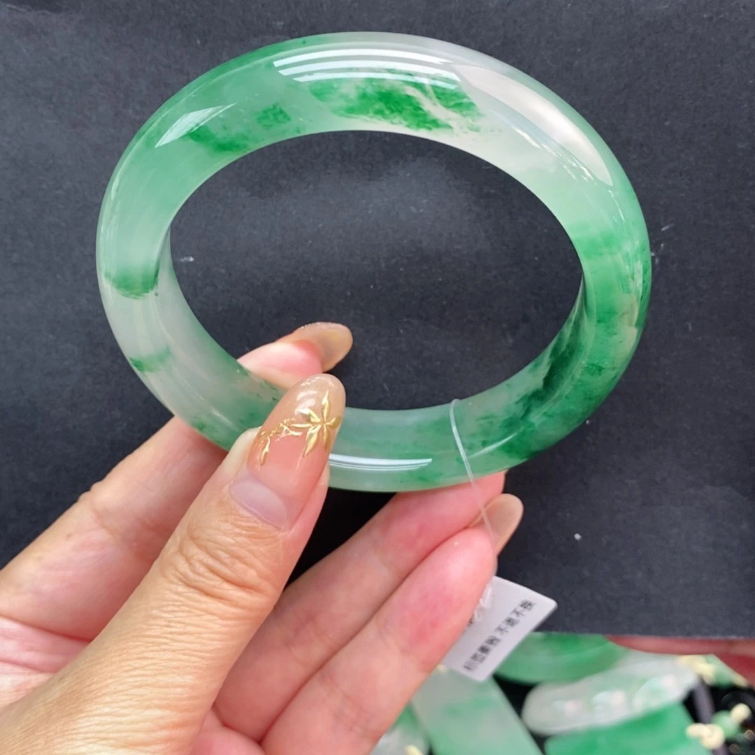 石英质玉未镶嵌手镯