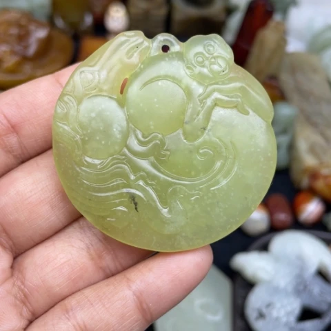 蛇纹石玉未镶嵌颈饰75