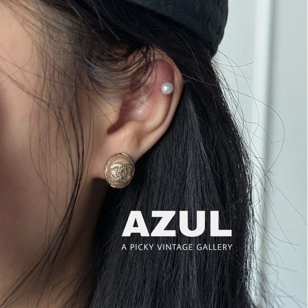 95新 Chanel/香奈儿 Azul-18C奶茶色彩釉双C豆豆耳钉/49126