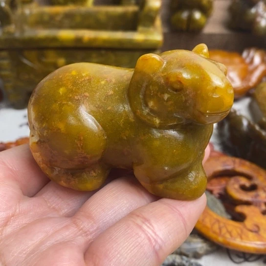 蛇纹石玉足铂镶嵌颈饰126