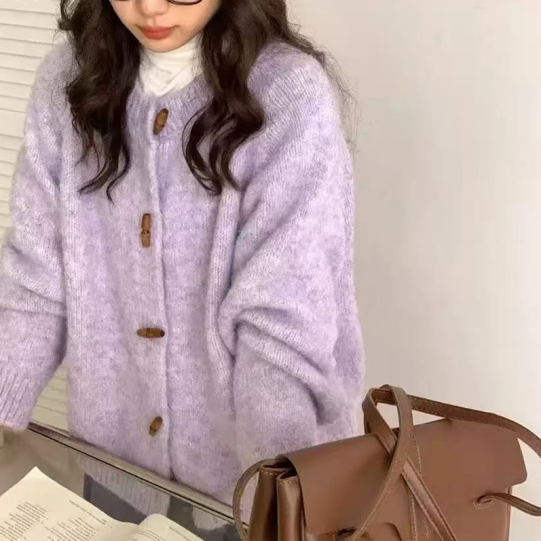 温柔风韩系牛角扣毛衣开衫