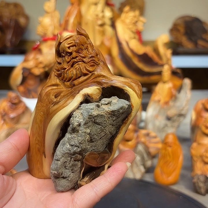 柏木太行崖柏钟馗摆件