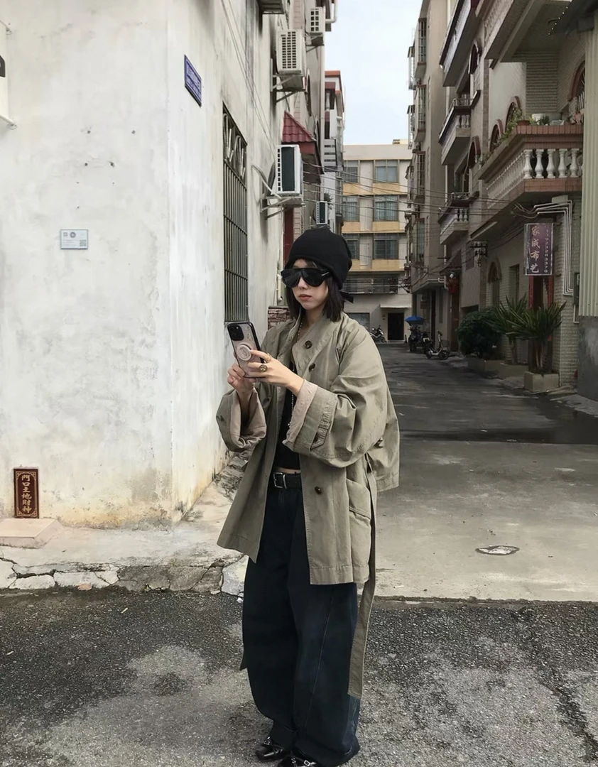 仓美美女装-立领纽扣廓形风衣设计款外套