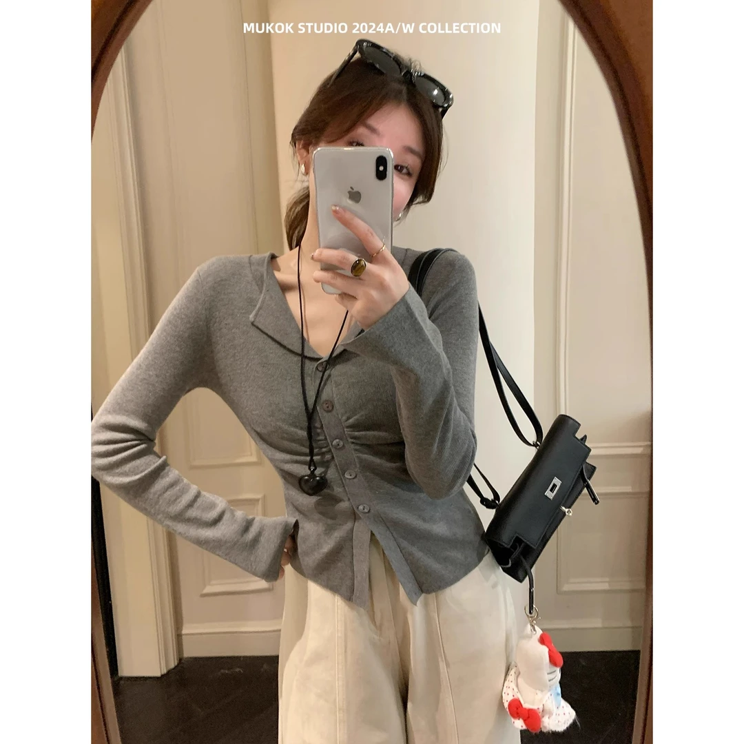 法式高级感纯欲V领针织开衫女春秋修身显瘦百搭短款别致漂亮上衣