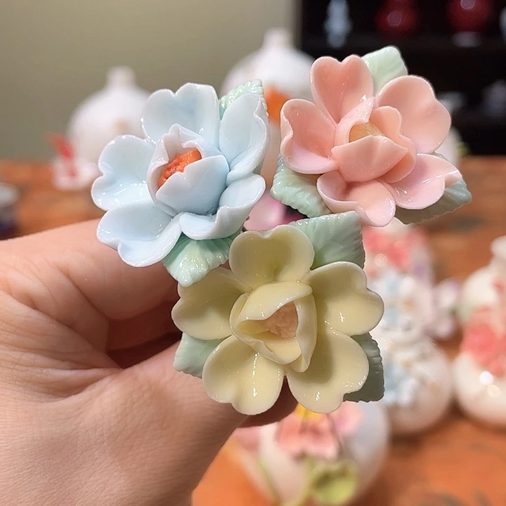 手工陶瓷精致摆件