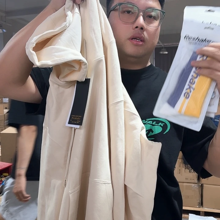 三醋酯纤维四双袜子 一件卫衣