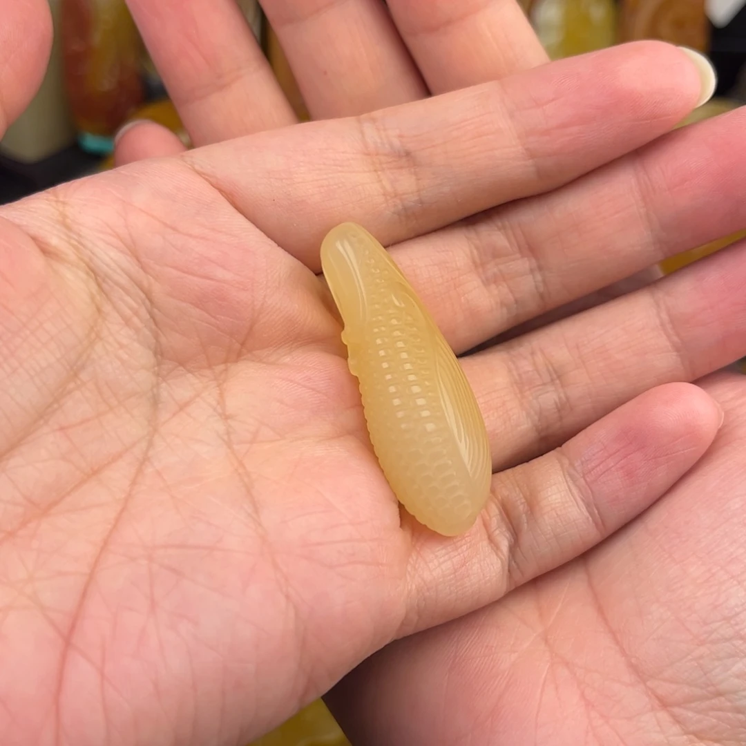 船***长未镶嵌黄蜡石挂件石英质玉