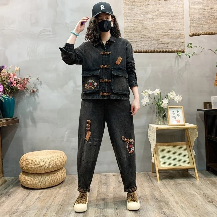 秋款复古绣花做旧大码水洗牛仔套装女遮肉显瘦妈妈装