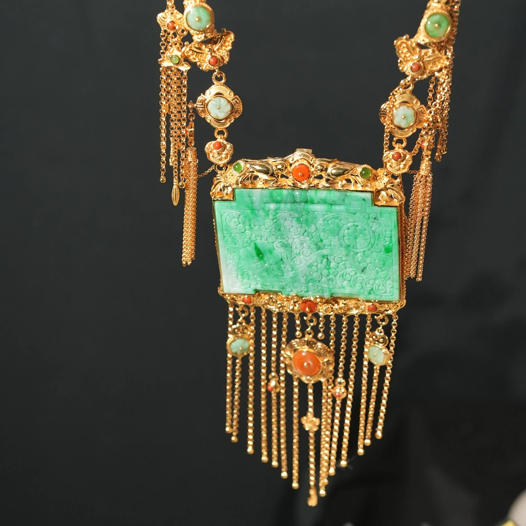 1.8香港王老板-翡翠镶嵌吊坠w 1471