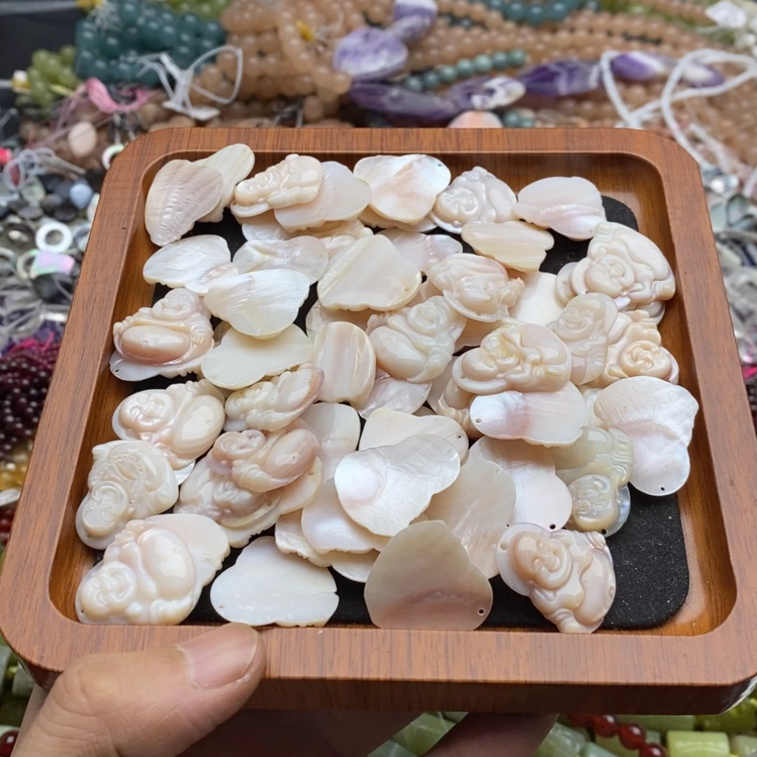 未镶嵌玛瑙/玉髓珠宝半成品一个天然粉螺大肚佛