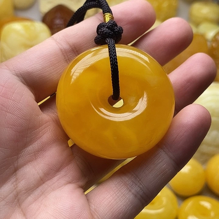 琥珀颈饰未镶嵌琥珀蜜蜡吊坠