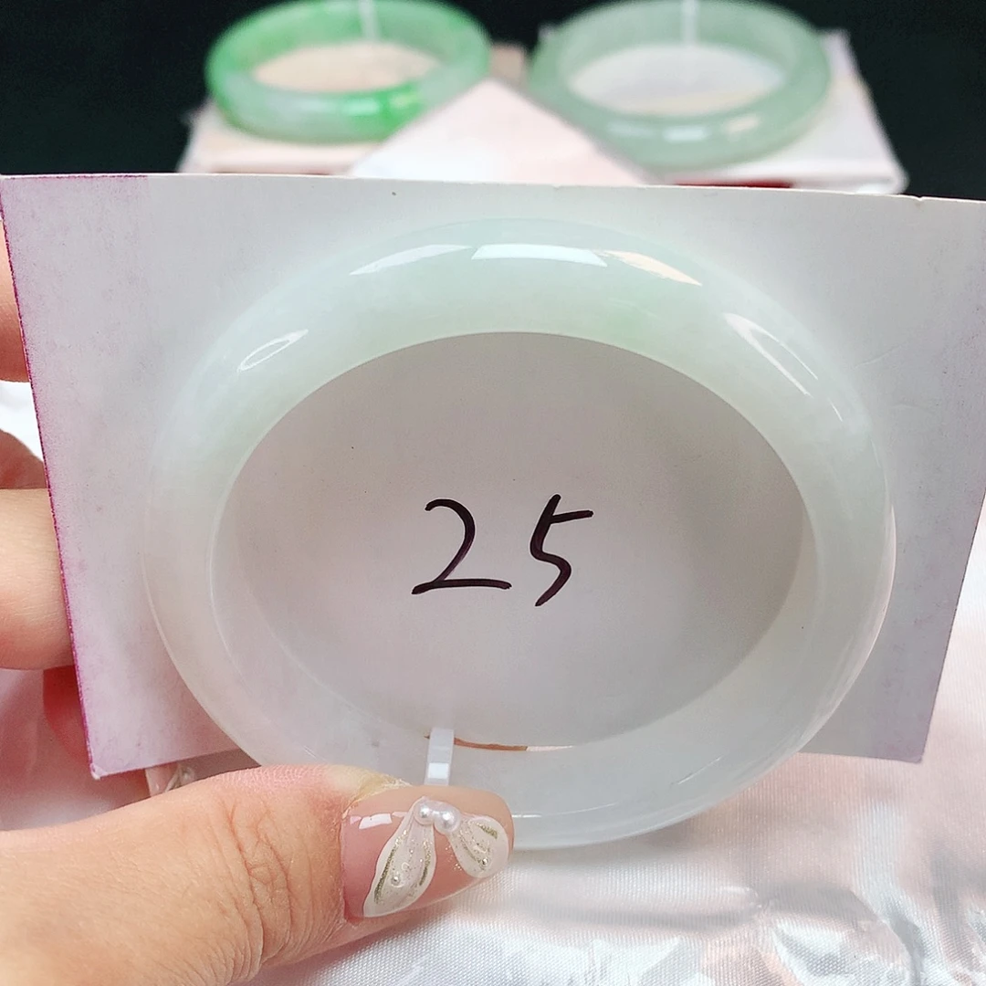 翡翠未镶嵌手镯正圈56.3