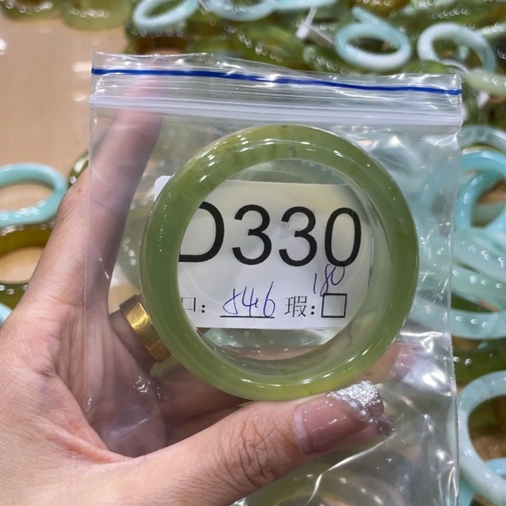 未镶嵌蛇纹石玉手镯糖***爱