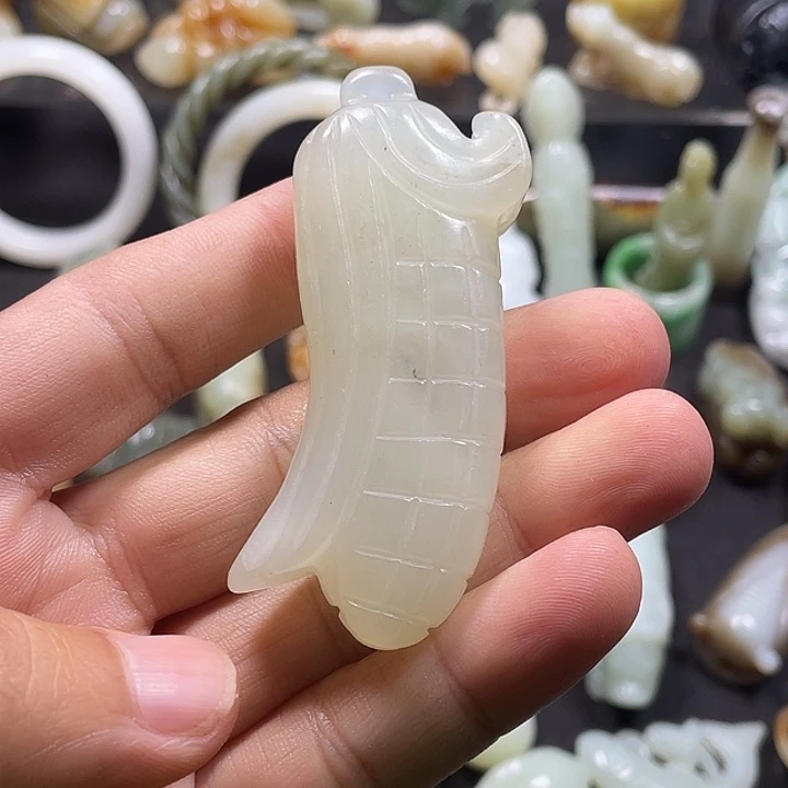 和田玉（糖玉）未镶嵌颈饰
