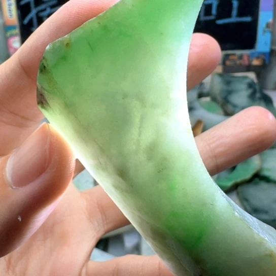 翡翠未镶嵌颈饰58348