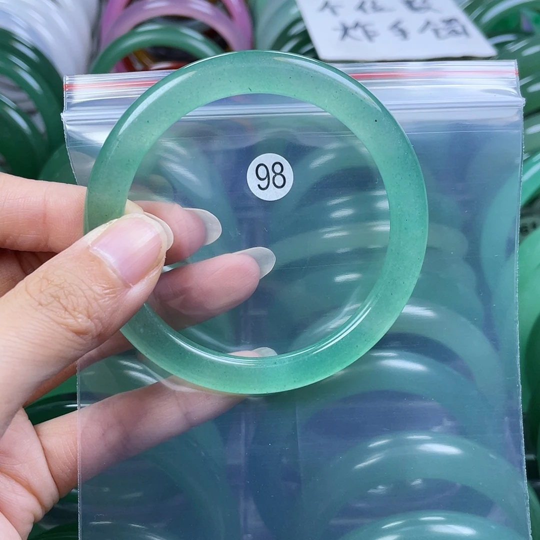 【闪购商品】未镶嵌手镯石英岩玉58