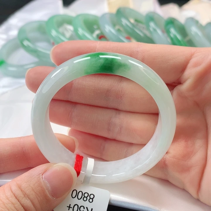 翡翠手镯未镶嵌缅甸A货翡翠手镯