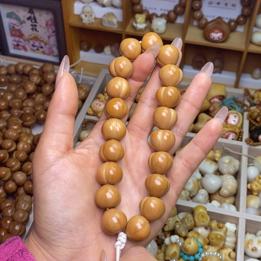 吊坠猴头核桃1516奶油泡芙手持