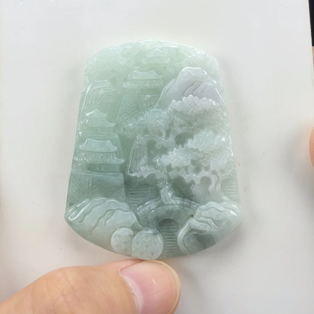 翡翠挂件未镶嵌翡翠