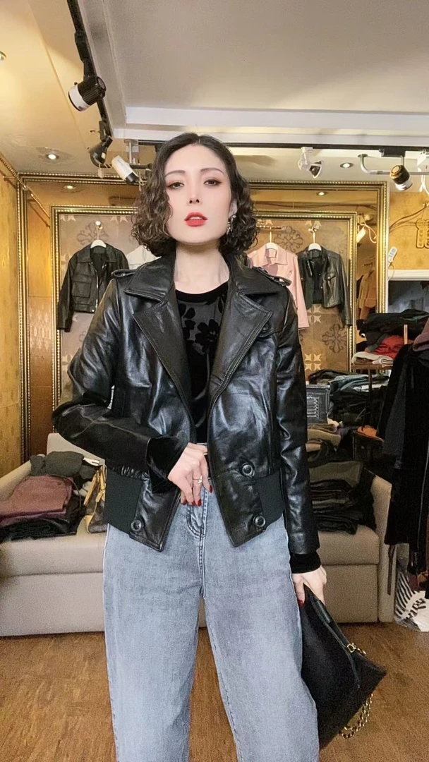 （现货特价）2025新款女后扣夹克短款皮衣2102