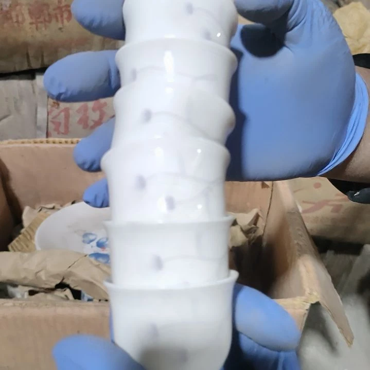 摆件盘子碗茶壶啥都有