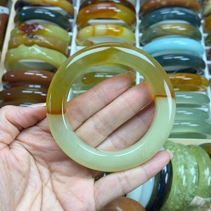 蛇纹石玉未镶嵌手镯55.6
