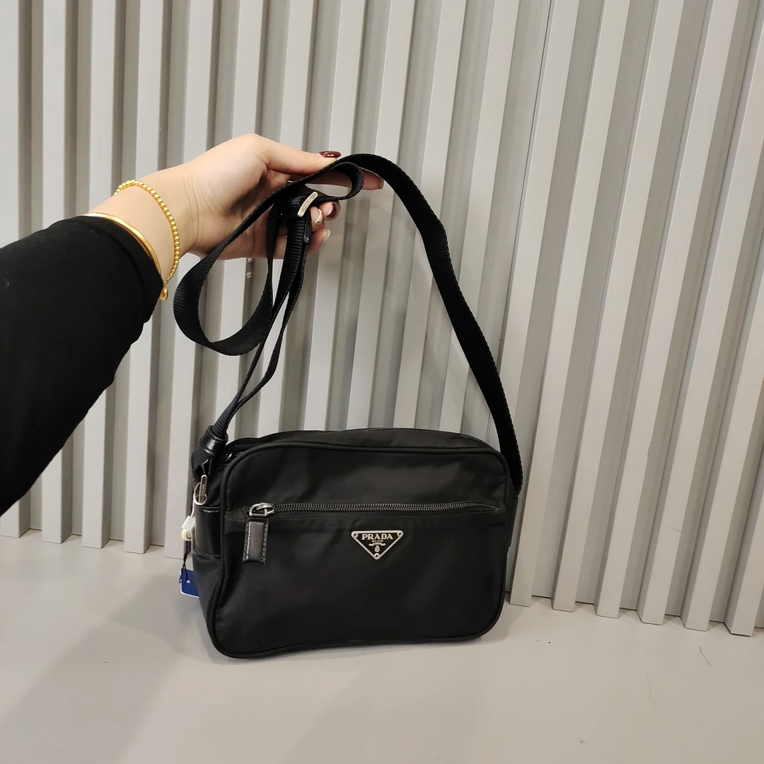 95新 Prada/普拉达 兔兔奢轩轩/普拉达斜挎包/241214036