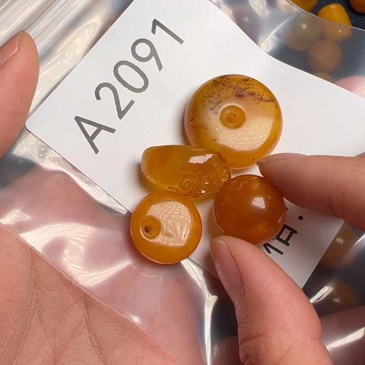 未镶嵌蜜蜡珠宝奇石