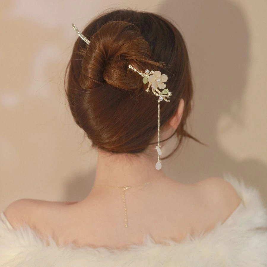 精致玉兰花流苏发簪简约现代盘发步摇簪子女古风旗气质百搭复古簪