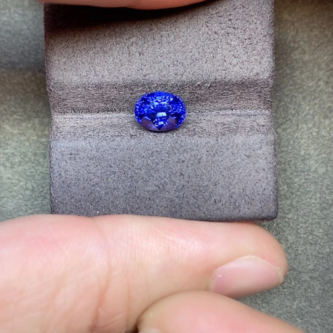 蓝宝石裸石1.76ct全净vb皇家蓝