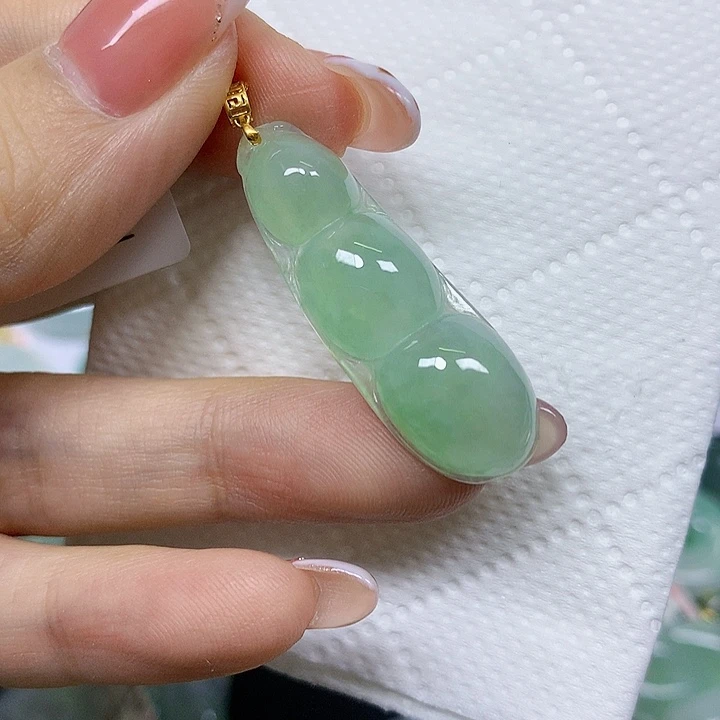翡翠18K金镶嵌颈饰挂件