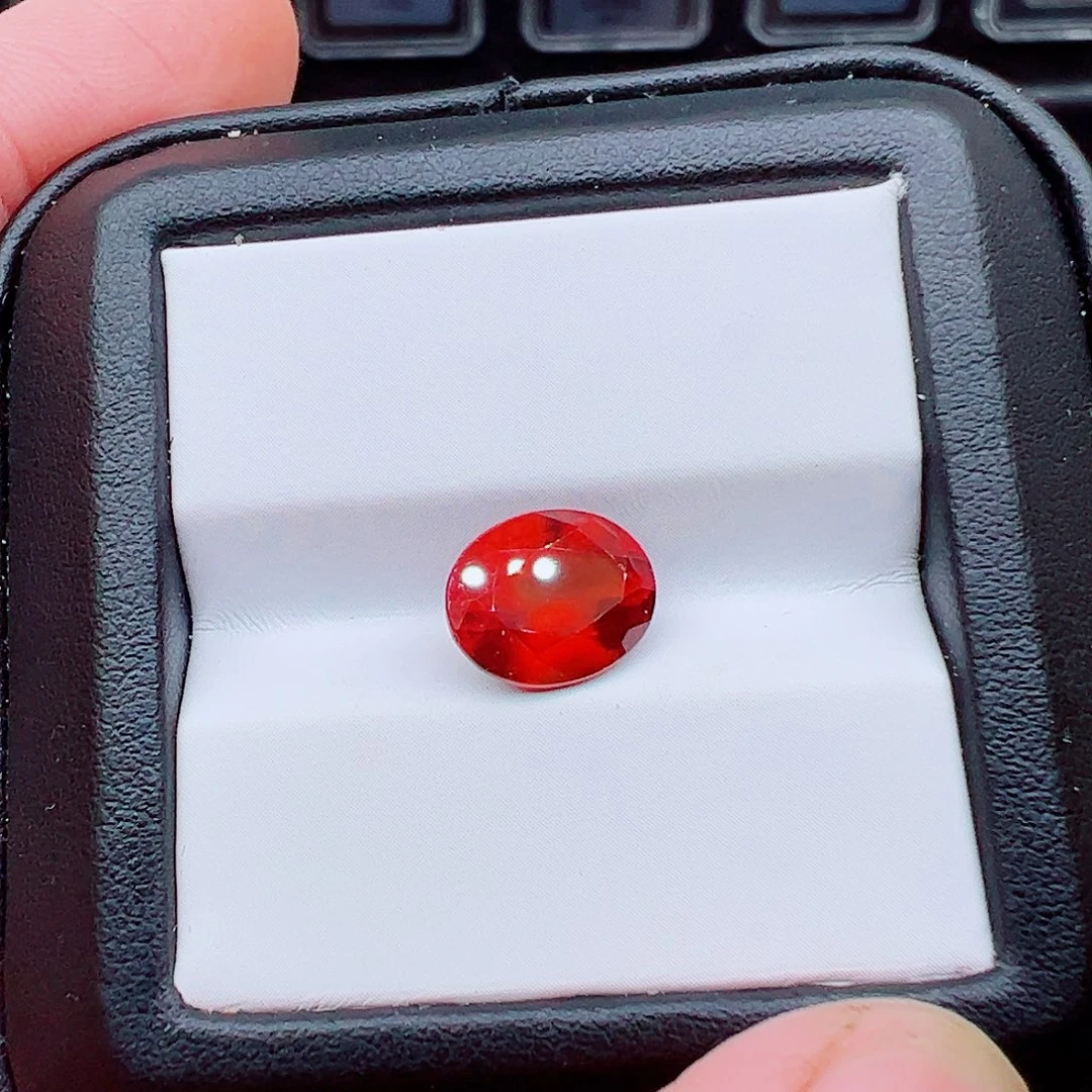 未镶嵌3.25克拉石榴石（芬达石）