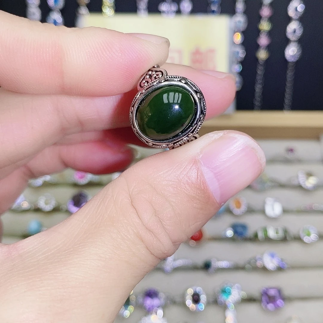 未镶嵌戒指和田玉（碧玉）