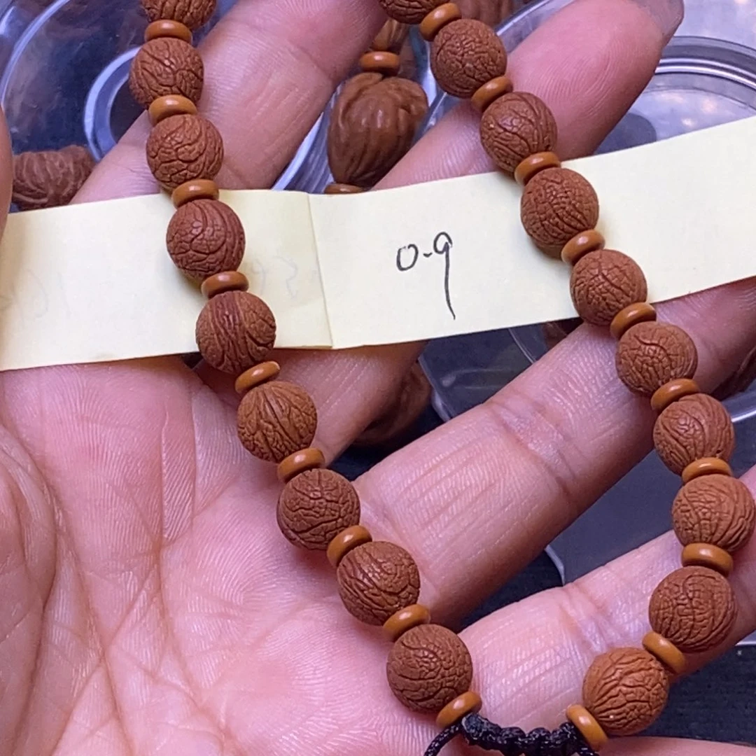好***人秦岭龙纹桃核手串