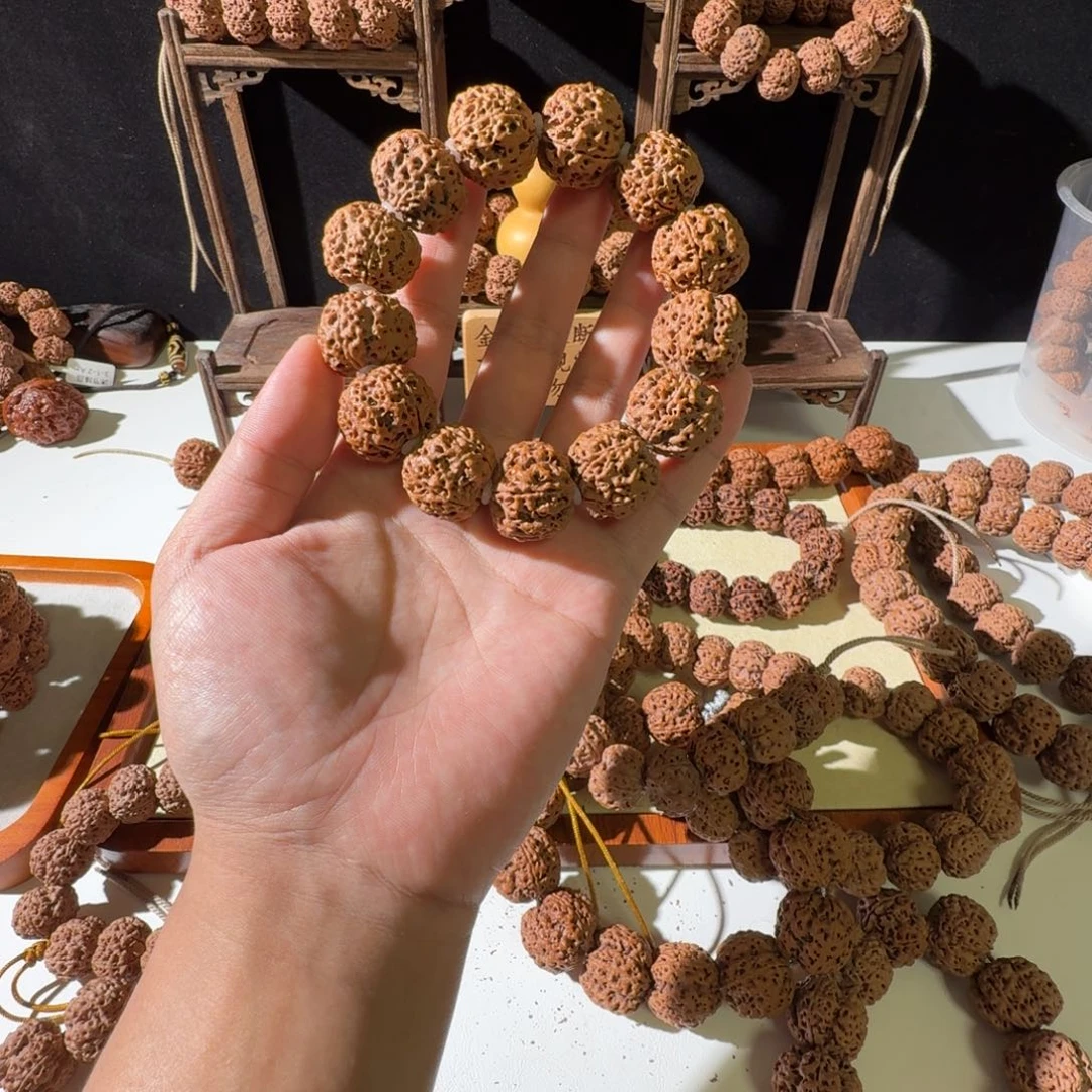 山***水吊坠金刚菩提23尺寸蜂王