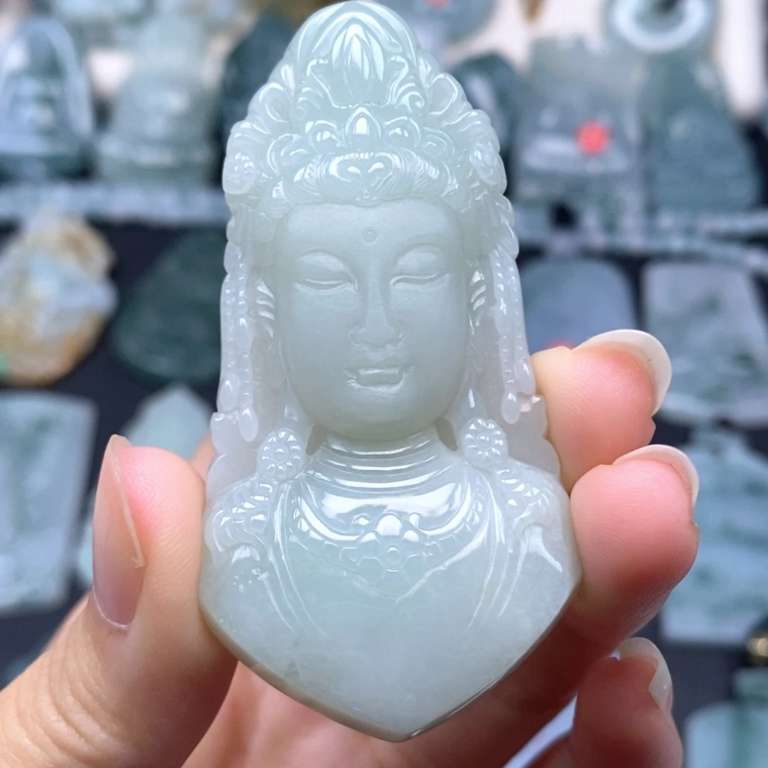 翡翠未镶嵌颈饰观音头