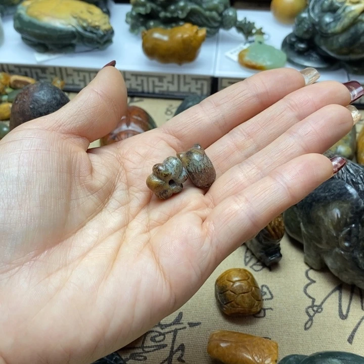 透闪石质玉手把未镶嵌湄*