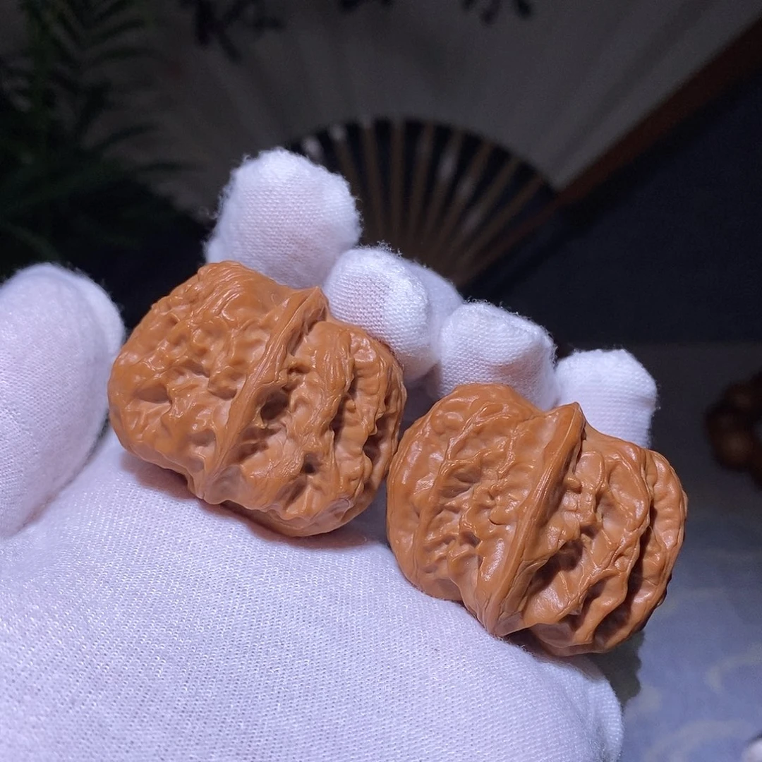 文玩核桃吊坠大*饼39+方块 有一只尖有微黄