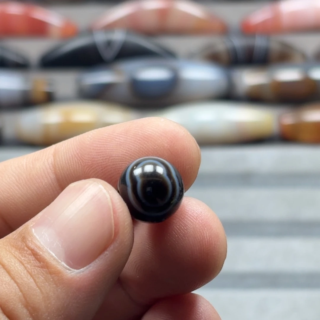 K***任玛瑙/玉髓未镶嵌单珠