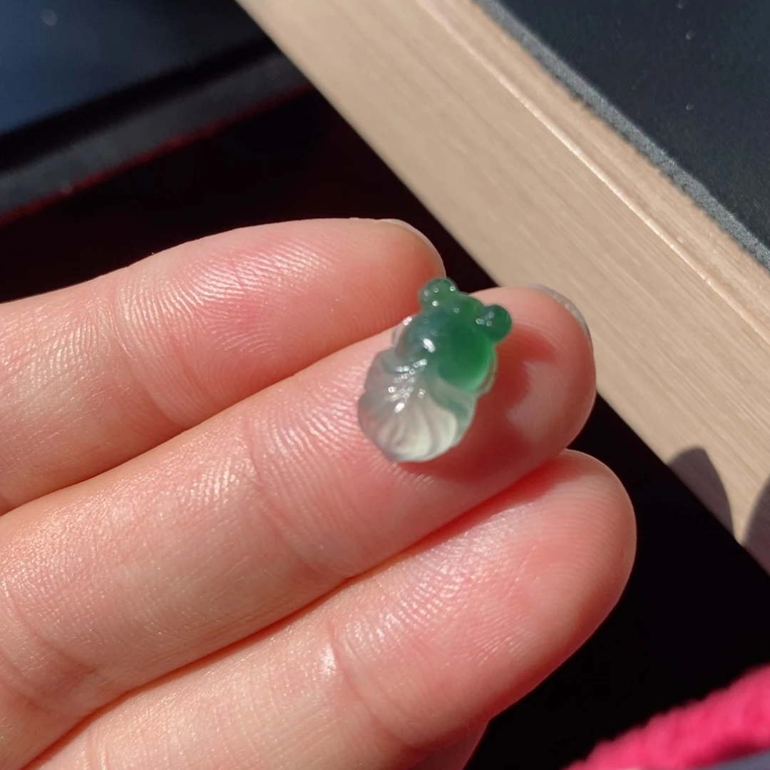 定制翡翠未镶嵌鱼
