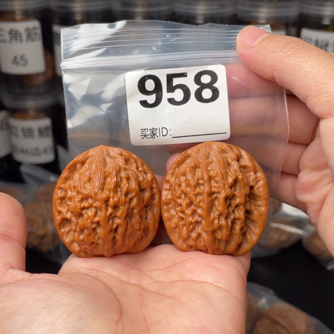 文玩核桃把件42金公子