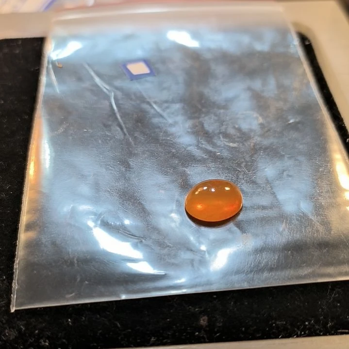 孑***雨石英岩玉未镶嵌戒面