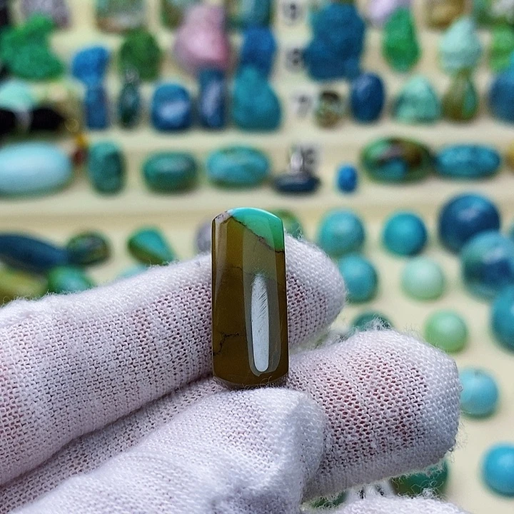 绿松石配饰未镶嵌