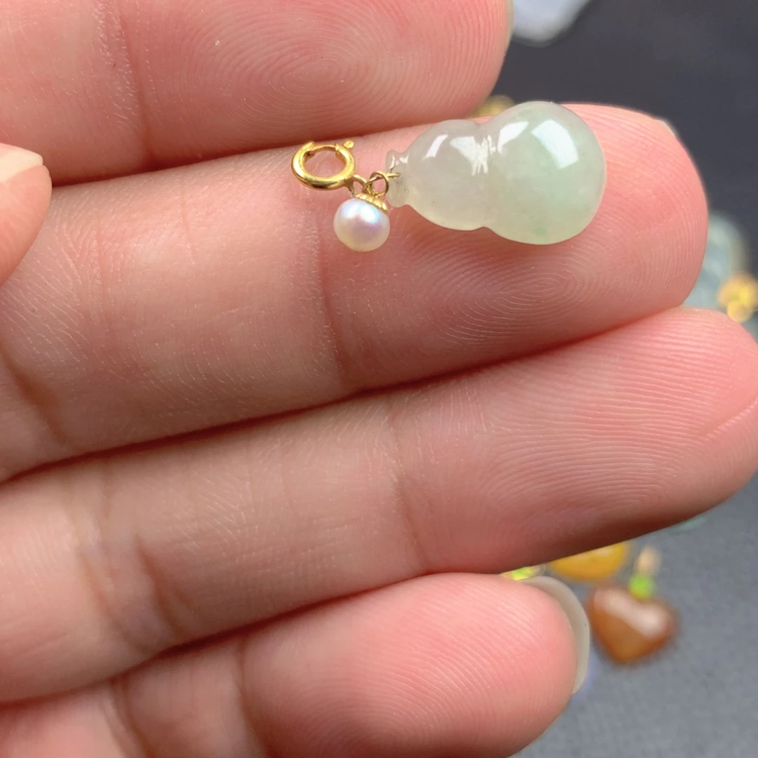 【闪购商品】颈饰18K金镶嵌翡翠翡翠