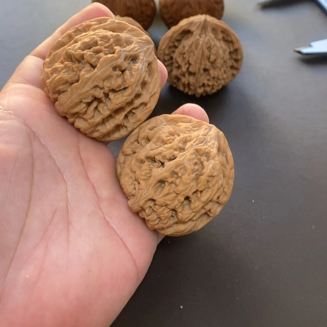 文玩核桃吊坠粗筋